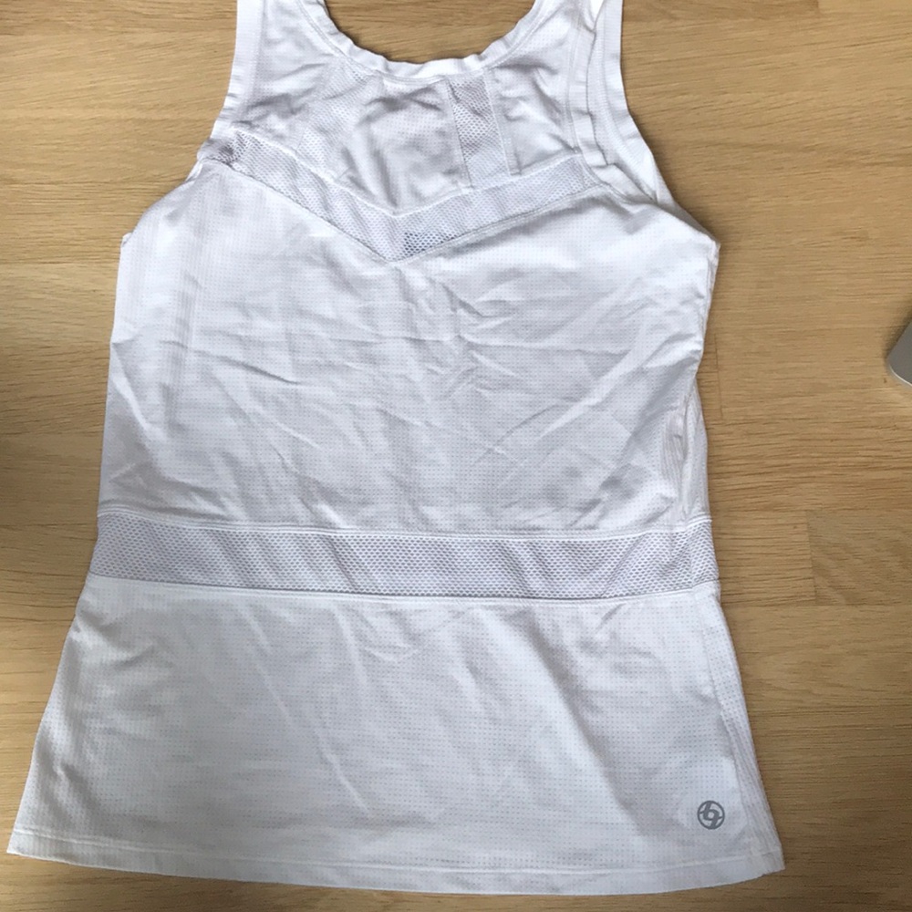 Lija tennis tank